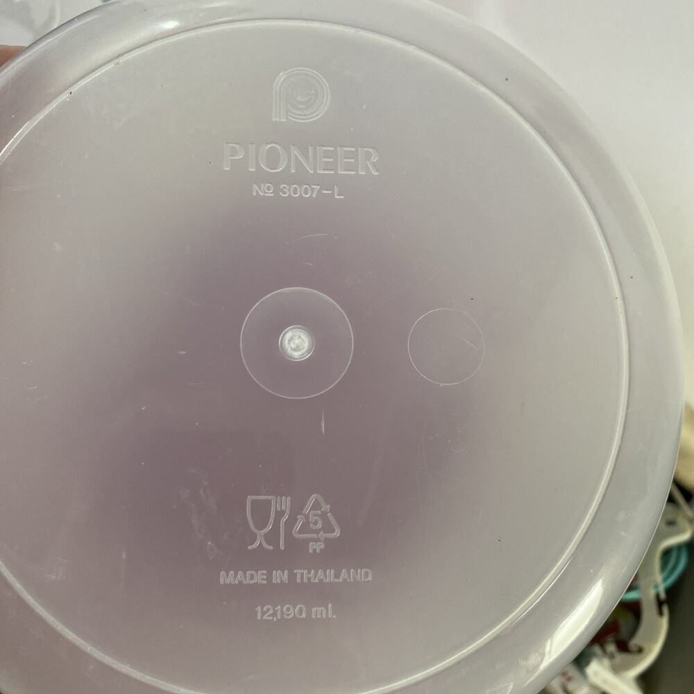 3- Nesting Pioneer Round Storage Containers Opaque w/Almond Lid 8,9,10” - Picture 13 of 15